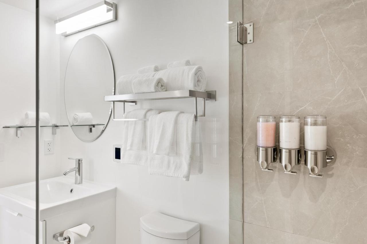 Boutique Room Steps From Downtown Mall Rose Jean Room 3 ชาร์ลอตต์สวิลล์ ภายนอก รูปภาพ